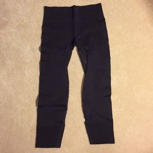 Brand new without tags lululemon cropped pants
